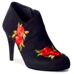 NEW IMPO FAUX SUEDE BLACK ROSE EMBROIDERED BOOTS 8